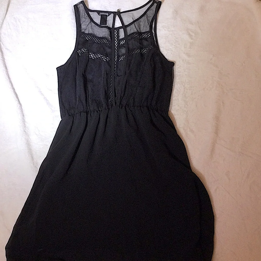 ⭐️ Forever 21 Lace, Sheer Mesh Midi Dress - Picture 2 of 14